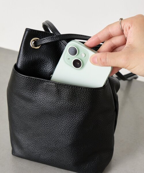 Jena espace merveilleux（ジェナ　エスパスメルヴェイユ）の「本革ミニ巾着バッグ（トートバッグ・レディース・グレー/ブラック・FREE）」の10枚目の写真