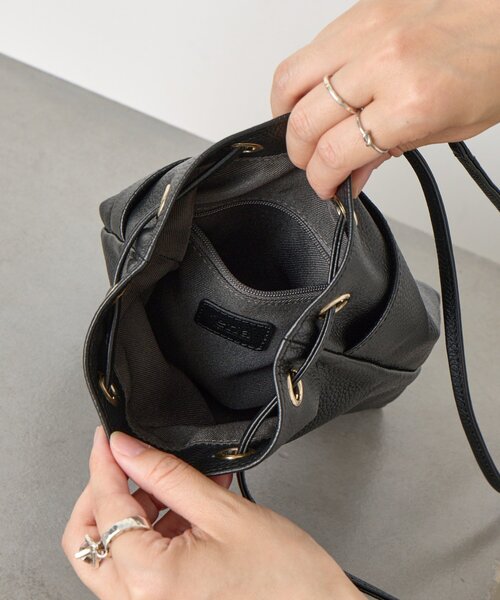 Jena espace merveilleux（ジェナ　エスパスメルヴェイユ）の「本革ミニ巾着バッグ（トートバッグ・レディース・グレー/ブラック・FREE）」の12枚目の写真