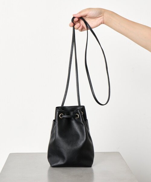 Jena espace merveilleux（ジェナ　エスパスメルヴェイユ）の「本革ミニ巾着バッグ（トートバッグ・レディース・グレー/ブラック・FREE）」の13枚目の写真