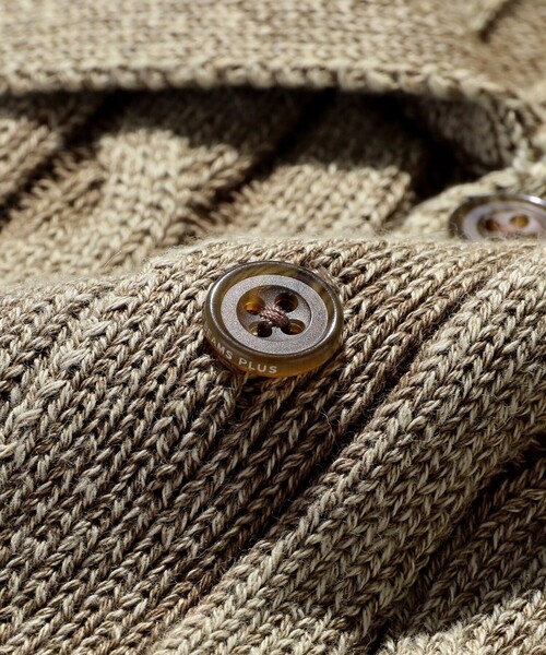 BEAMS PLUS（ビームスプラス）の「ピグメントダイ ケーブル ニット ポロシャツ（ポロシャツ・メンズ・ブラック/ベージュ・S/M/L/XL）」の16枚目の写真