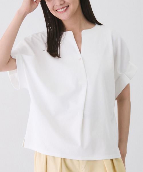 Jayro(ジャイロ)の「釦付きタックスリーブプルオーバー(Tシャツ/カットソー・レディース・ホワイト系その他/ブラック/グリーン/ブルー・M)」の1枚目の写真