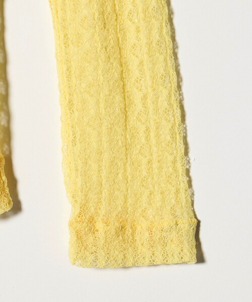 TOGA PULLA（トーガ　プルラ）の「＜TOGA PULLA＞レースニットポロプルオーバー（ニット/セーター・レディース・ブラック/イエロー・36）」の5枚目の写真