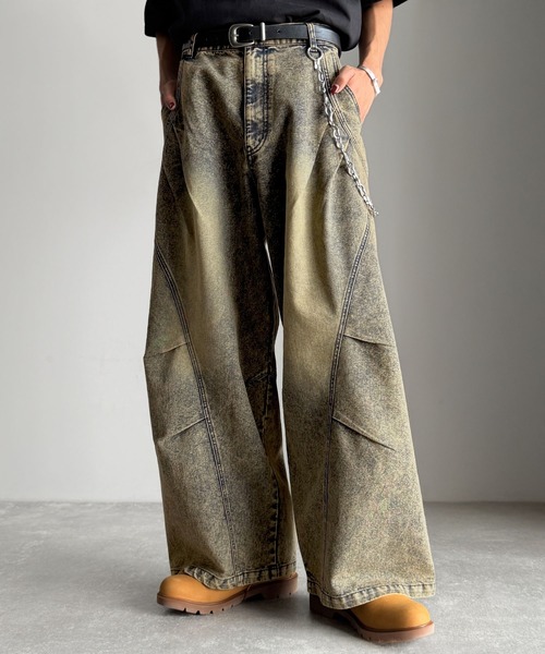 Classical Origin(クラシカルオリジン)の「3Dタック&ダーツデザインバレルレッグワイドデニム/3D Tucked&Darted Barrel-Leg Wide Denim(デニムパンツ・メンズ・ブルー系2/ブラック・MEDIUM/LARGE/SMALL)」の2枚目の写真