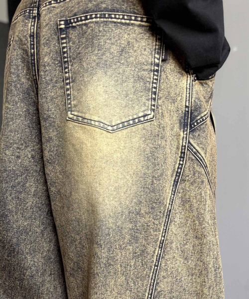 Classical Origin(クラシカルオリジン)の「3Dタック&ダーツデザインバレルレッグワイドデニム/3D Tucked&Darted Barrel-Leg Wide Denim(デニムパンツ・メンズ・ブルー系2/ブラック・MEDIUM/LARGE/SMALL)」の9枚目の写真
