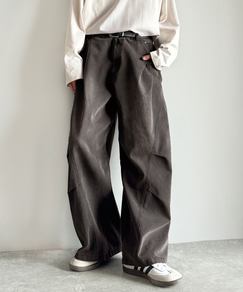 Classical Origin(クラシカルオリジン)の「3Dタック&ダーツデザインバレルレッグワイドデニム/3D Tucked&Darted Barrel-Leg Wide Denim(デニムパンツ・メンズ・ブルー系2/ブラック・MEDIUM/LARGE/SMALL)」の17枚目の写真