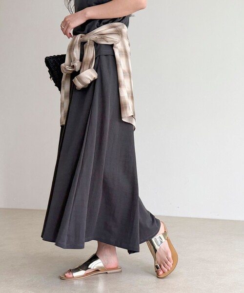 fredy emue（フレディエミュ）の「《セットアップ対応》タンブラー鹿の子フレアースカート（スカート・レディース・アイボリー/ブラウン/チャコールグレー・38/36）」の2枚目の写真