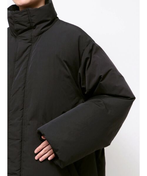 Ungrid（アングリッド）の「ミドル丈ルーズシルエットダウン（ダウンジャケット/コート・レディース・ブラック/ベージュ/アイボリー・SMALL/MEDIUM）」の13枚目の写真