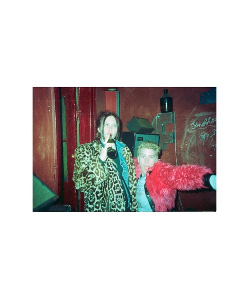 VILLA BOOKS（ヴィラ ブックス）の「ANFANG/BEGINNING: BERLIN 1994-99 by Christian Stemmler（本・メンズ・その他・FREE）」の17枚目の写真