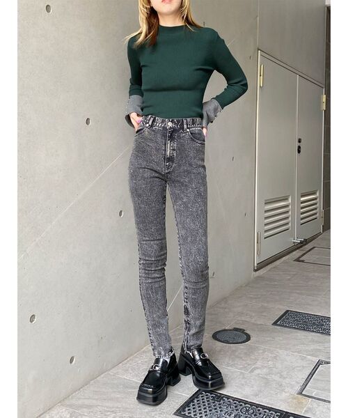 MURUA(ムルーア)の「【セットアップ対応】ジップヘムスキニーデニム(デニムパンツ・レディース・ブラック・1/2)」の6枚目の写真