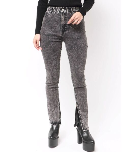 MURUA(ムルーア)の「【セットアップ対応】ジップヘムスキニーデニム(デニムパンツ・レディース・ブラック・1/2)」の3枚目の写真