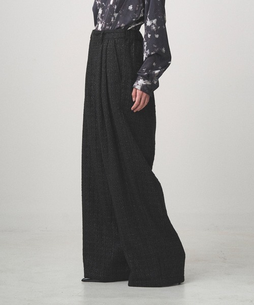 Juha(ユハ)の「2TUCK WIDE SUMMER TWEED PANTS(スラックス・メンズ・ネイビー/ブラック・2/3/4)」の5枚目の写真