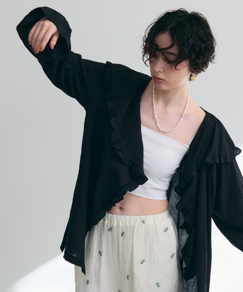 Trish（トリッシュ）の「ラッフルカラーフリル2wayブラウス（シャツ/ブラウス・レディース・ブラウン/ホワイト/アイボリー/ブルー/ブラック・MEDIUM）」の3枚目の写真