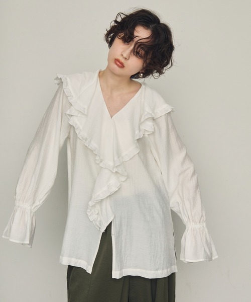 Trish（トリッシュ）の「ラッフルカラーフリル2wayブラウス（シャツ/ブラウス・レディース・ブラウン/ホワイト/アイボリー/ブルー/ブラック・MEDIUM）」の10枚目の写真