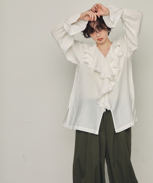 Trish（トリッシュ）の「ラッフルカラーフリル2wayブラウス（シャツ/ブラウス・レディース・ブラウン/ホワイト/アイボリー/ブルー/ブラック・MEDIUM）」の11枚目の写真