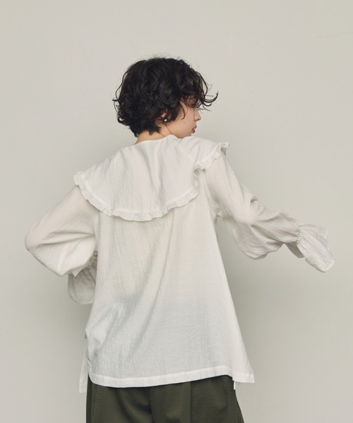 Trish（トリッシュ）の「ラッフルカラーフリル2wayブラウス（シャツ/ブラウス・レディース・ブラウン/ホワイト/アイボリー/ブルー/ブラック・MEDIUM）」の20枚目の写真