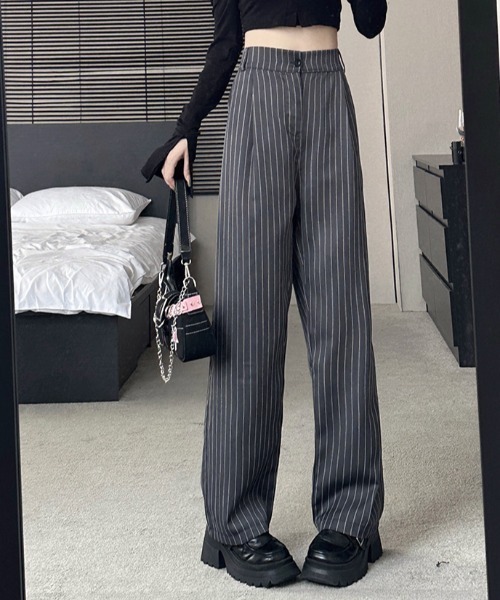 cammie(キャミー)の「ピンストライプタックパンツ(その他パンツ・レディース・グレー/ブラック・L/M)」の1枚目の写真