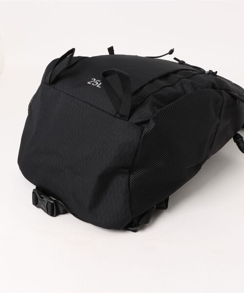 Gramicci(グラミチ)の「【GRAMICCI】DAY PACK 25L(バックパック/リュック・メンズ・ブラック・FREE)」の15枚目の写真