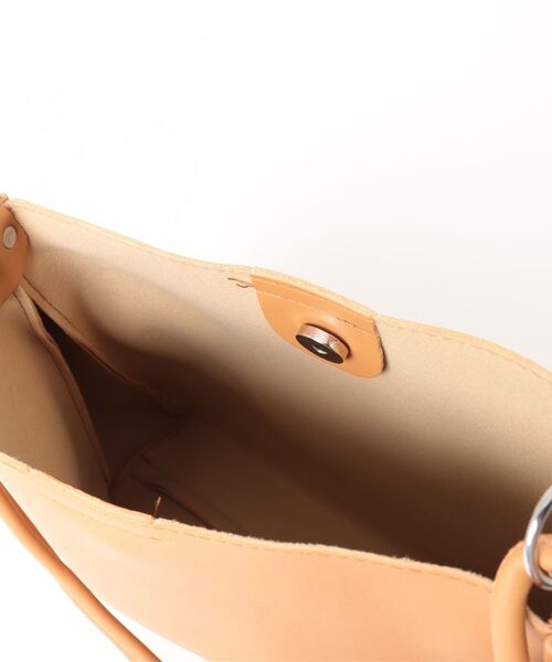 VIBGYOR（ヴィブジョー）の「urbanfemine./シンプルショルダーバッグ U7404（ショルダーバッグ・レディース・ブラック/ライトブラウン/ダークブラウン/ブラウン・FREE）」の21枚目の写真