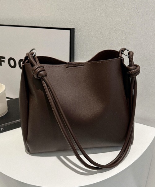VIBGYOR（ヴィブジョー）の「urbanfemine./シンプルショルダーバッグ U7404（ショルダーバッグ・レディース・ブラック/ライトブラウン/ダークブラウン/ブラウン・FREE）」の6枚目の写真