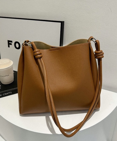 VIBGYOR（ヴィブジョー）の「urbanfemine./シンプルショルダーバッグ U7404（ショルダーバッグ・レディース・ブラック/ライトブラウン/ダークブラウン/ブラウン・FREE）」の8枚目の写真