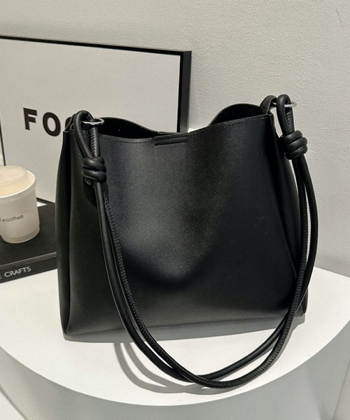 VIBGYOR（ヴィブジョー）の「urbanfemine./シンプルショルダーバッグ U7404（ショルダーバッグ・レディース・ブラック/ライトブラウン/ダークブラウン/ブラウン・FREE）」の9枚目の写真