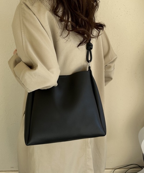 VIBGYOR（ヴィブジョー）の「urbanfemine./シンプルショルダーバッグ U7404（ショルダーバッグ・レディース・ブラック/ライトブラウン/ダークブラウン/ブラウン・FREE）」の17枚目の写真