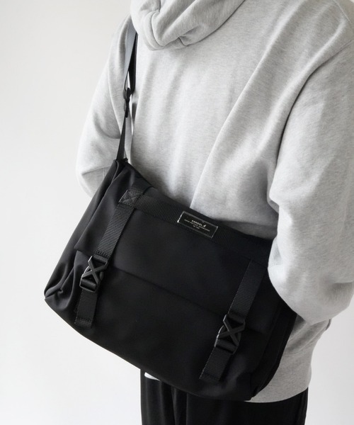 KANGOL(カンゴール)の「【 KANGOL Black series / カンゴール 】 5pocket Big Shoulder BAG(ショルダーバッグ・メンズ・ブラック・FREE)」の5枚目の写真