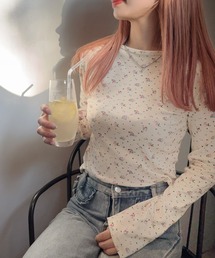 ULEULA（ウルア）の「小花柄ロンT（Tシャツ/カットソー）」