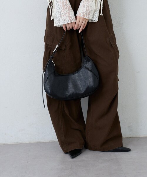 Kastane（カスタネ）の「【2WAY/500mlペットボトル収納可】モチーフハーフムーンBAG（トートバッグ・レディース・ブラウン/アイボリー/ブラック・FREE）」の9枚目の写真