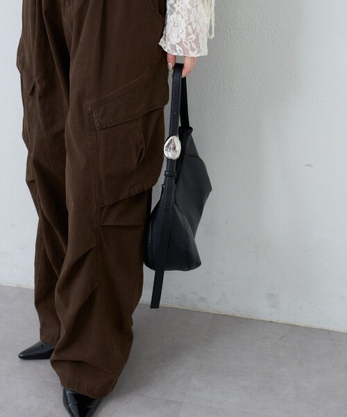 Kastane（カスタネ）の「【2WAY/500mlペットボトル収納可】モチーフハーフムーンBAG（トートバッグ・レディース・ブラウン/アイボリー/ブラック・FREE）」の11枚目の写真