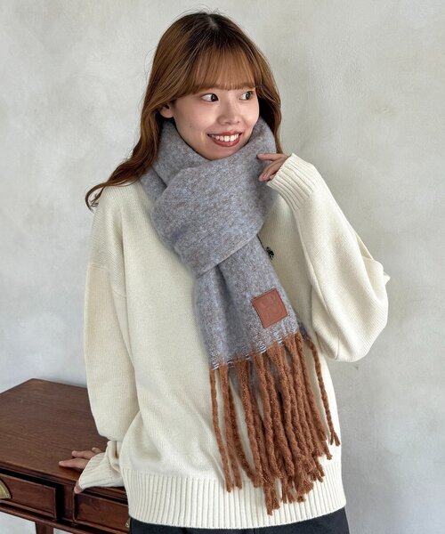 CPCM(シーピーシーエム)の「ふわふわバルキーマフラー(マフラー・レディース・アイボリー/サックスブルー/チャコールグレー/ベージュ/ブラウン・FREE)」の5枚目の写真