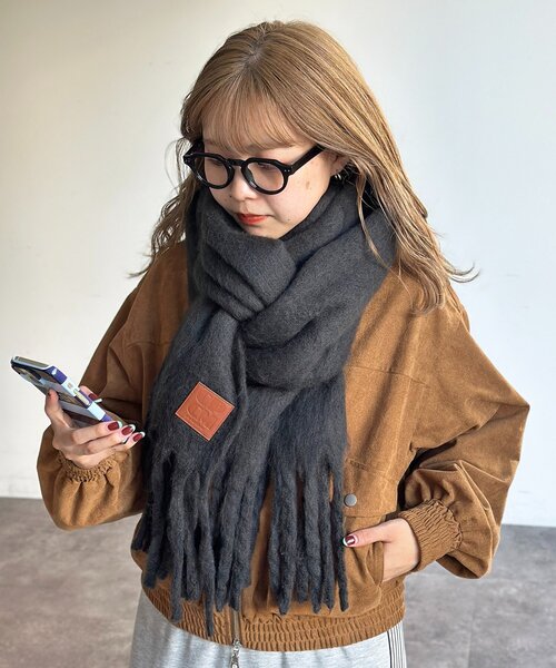 CPCM(シーピーシーエム)の「ふわふわバルキーマフラー(マフラー・レディース・アイボリー/サックスブルー/チャコールグレー/ベージュ/ブラウン・FREE)」の3枚目の写真