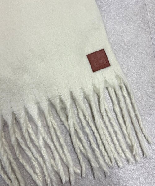 CPCM(シーピーシーエム)の「ふわふわバルキーマフラー(マフラー・レディース・アイボリー/サックスブルー/チャコールグレー/ベージュ/ブラウン・FREE)」の7枚目の写真