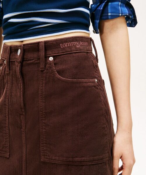 tommy jeans(トミー ジーンズ)の「クレアユーティリティコーデュロイスカート(スカート・レディース・ホワイト/ブラウン系その他・26inch/25inch/27inch)」の4枚目の写真
