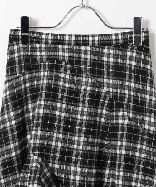 3.3 Field Trip (3.3フィールドトリップ)の「3.3 Field Trip/チェックアシメヘムスカート(スカート・レディース・ブラック/ブラウン/ネイビー・FREE)」の4枚目の写真
