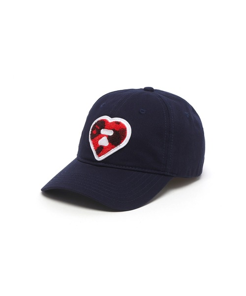 A BATHING APE（アベイシングエイプ）の「HEART LOGO BASEBALL CAP（キャップ・レディース・グリーン/レッド/パープル/ネイビー・FREE）」の2枚目の写真