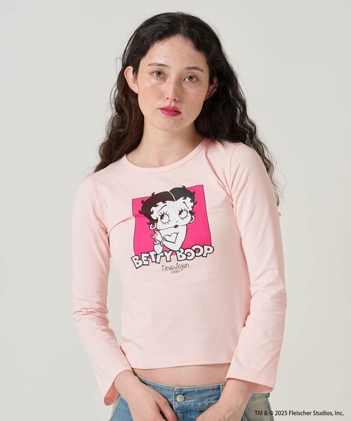 TINA:JOJUN(ティーナジョジュン)の「Betty Boop プリントロンT TINA:JOJUN(Tシャツ/カットソー・レディース・ホワイト/ピンク・M)」の2枚目の写真