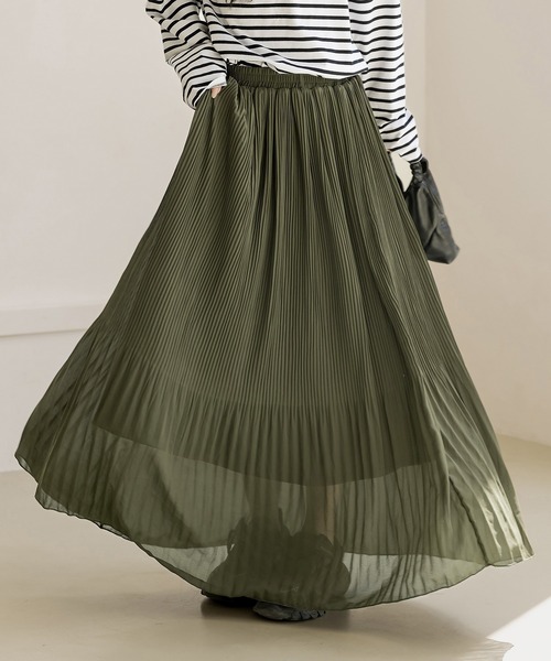 DAY CLOSET(デイ クローゼット)の「【裏起毛/消しプリーツ加工/シワになりにくい】ウエストすっきり、裾ふんわり。ロング丈シフォンスカート レディース(スカート・レディース・グリーン/ブラウン/モカ/ブラック・M/L)」の4枚目の写真