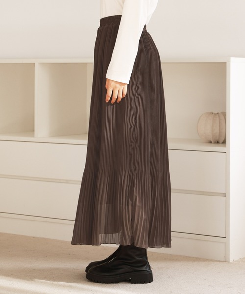 DAY CLOSET(デイ クローゼット)の「【裏起毛/消しプリーツ加工/シワになりにくい】ウエストすっきり、裾ふんわり。ロング丈シフォンスカート レディース(スカート・レディース・グリーン/ブラウン/モカ/ブラック・M/L)」の13枚目の写真