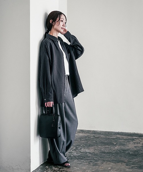SOLAMONAT LARME(ソラモナラーム)の「ストライプシャツ(シャツ/ブラウス・レディース・グレー/チャコール/ブラック・38)」の7枚目の写真