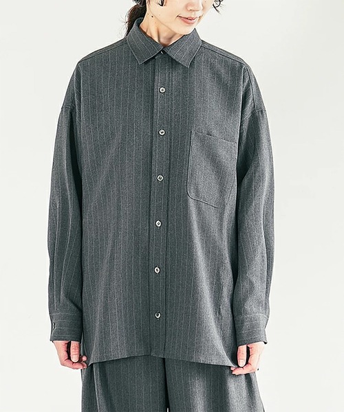 SOLAMONAT LARME(ソラモナラーム)の「ストライプシャツ(シャツ/ブラウス・レディース・グレー/チャコール/ブラック・38)」の10枚目の写真