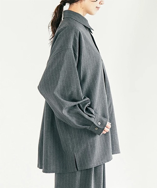 SOLAMONAT LARME(ソラモナラーム)の「ストライプシャツ(シャツ/ブラウス・レディース・グレー/チャコール/ブラック・38)」の11枚目の写真