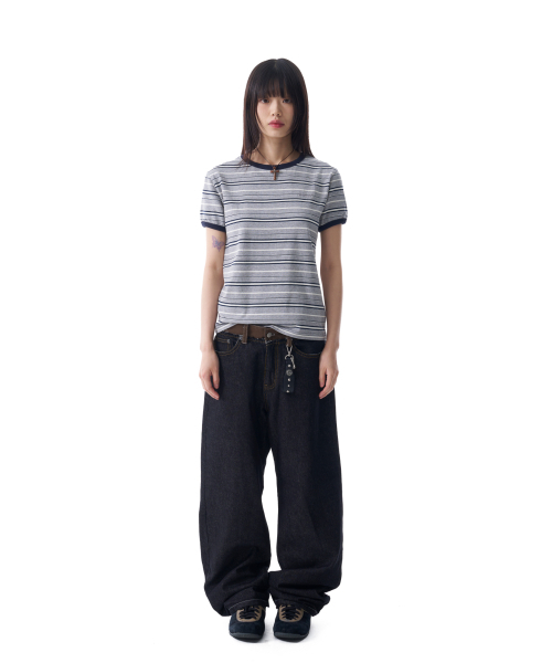 AAKAM(アーカム)の「Waist Contrast Denim Pants (Black)(デニムパンツ・レディース・その他・1/2)」の2枚目の写真