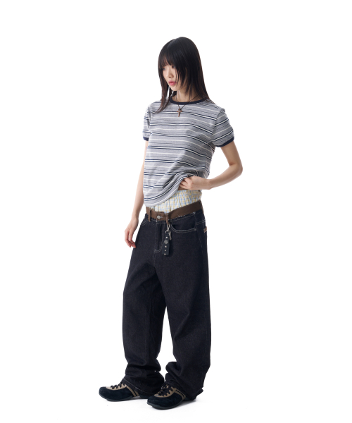AAKAM(アーカム)の「Waist Contrast Denim Pants (Black)(デニムパンツ・レディース・その他・1/2)」の4枚目の写真