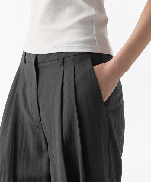 MUSINSA STANDARD WOMAN（ムシンサスタンダードウーマン）の「ウィメンズクリンクルワイドパンツ[グレー]（スラックス・レディース・その他・30/24/25/26/27/28/29）」の4枚目の写真