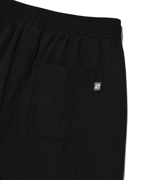Wacky WiLLy(ワッキーウィリー)の「ウィメンズナイロンバンディングショートパンツブラック(その他パンツ・レディース・その他・SMALL/MEDIUM)」の6枚目の写真