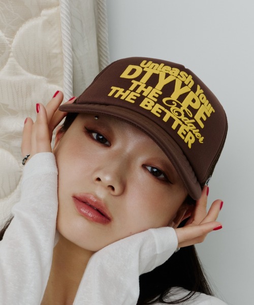 DTYYPE(ドタイプ)の「パフプリントメッシュキャップ(キャップ・レディース・ブラック/レッド/ブラウン・FREE)」の7枚目の写真