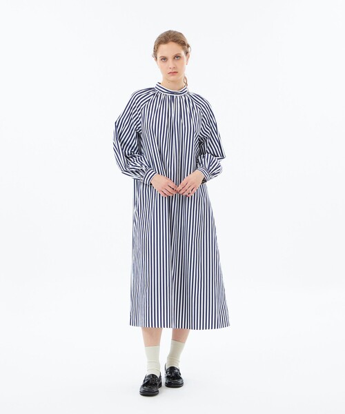 MACKINTOSH PHILOSOPHY（ﾏｯｷﾝﾄｯｼｭ ﾌｨﾛｿﾌｨｰ）の「【WEB&一部店舗限定】THOMAS MASON ギャザーワンピース（ワンピース・レディース・ブラック/ダークネイビー・36/38）」の5枚目の写真