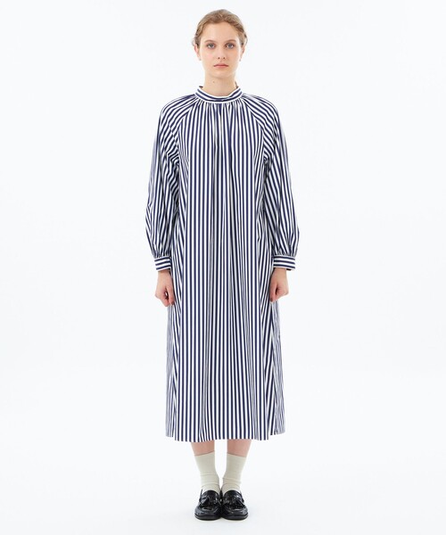 MACKINTOSH PHILOSOPHY（ﾏｯｷﾝﾄｯｼｭ ﾌｨﾛｿﾌｨｰ）の「【WEB&一部店舗限定】THOMAS MASON ギャザーワンピース（ワンピース・レディース・ブラック/ダークネイビー・36/38）」の6枚目の写真