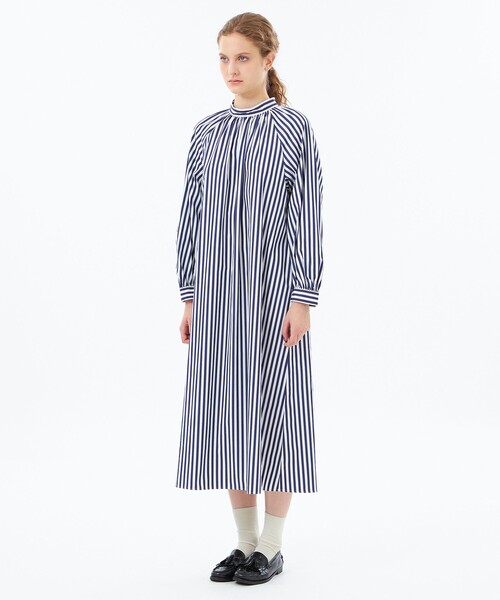 MACKINTOSH PHILOSOPHY（ﾏｯｷﾝﾄｯｼｭ ﾌｨﾛｿﾌｨｰ）の「【WEB&一部店舗限定】THOMAS MASON ギャザーワンピース（ワンピース・レディース・ブラック/ダークネイビー・36/38）」の7枚目の写真